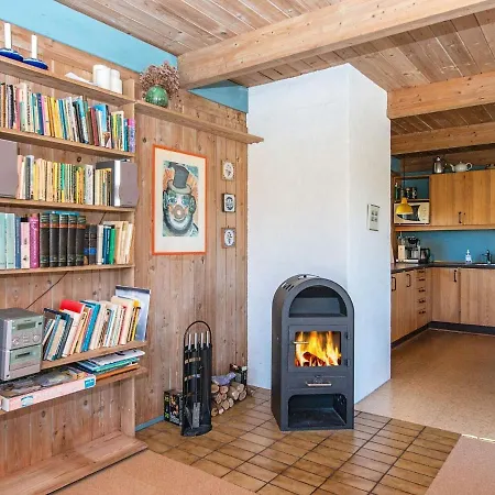 4 Person In Fano-by Traum